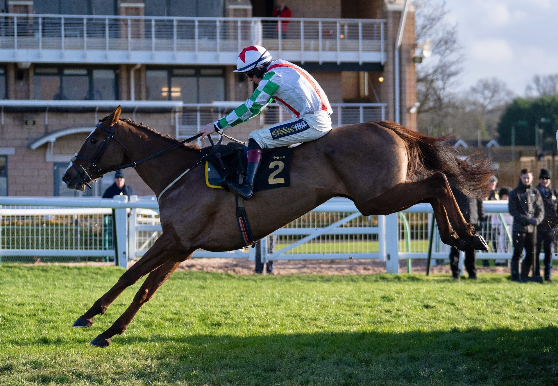 Smiling Getaway (Getaway) Wins The Mares Novices Hurdle At Warwick