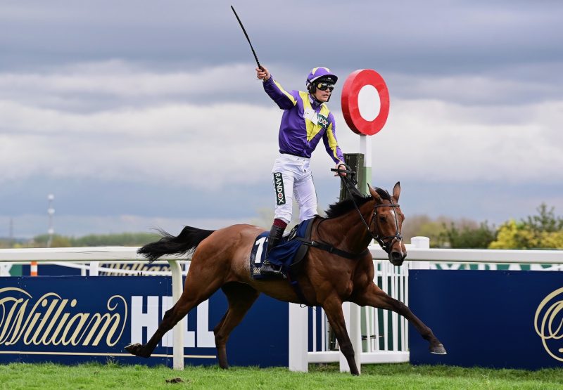 Gwennie May Boy (Mahler) Wins A Grade 3 At Aintree