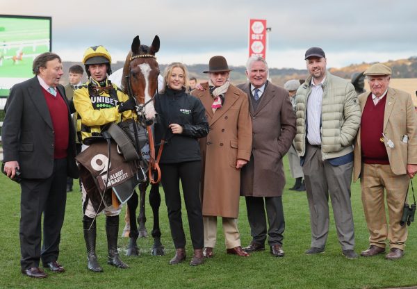 Shanagh Bob (Mahler) Wins The Grade 2 Novices Hurdle At Cheltenham