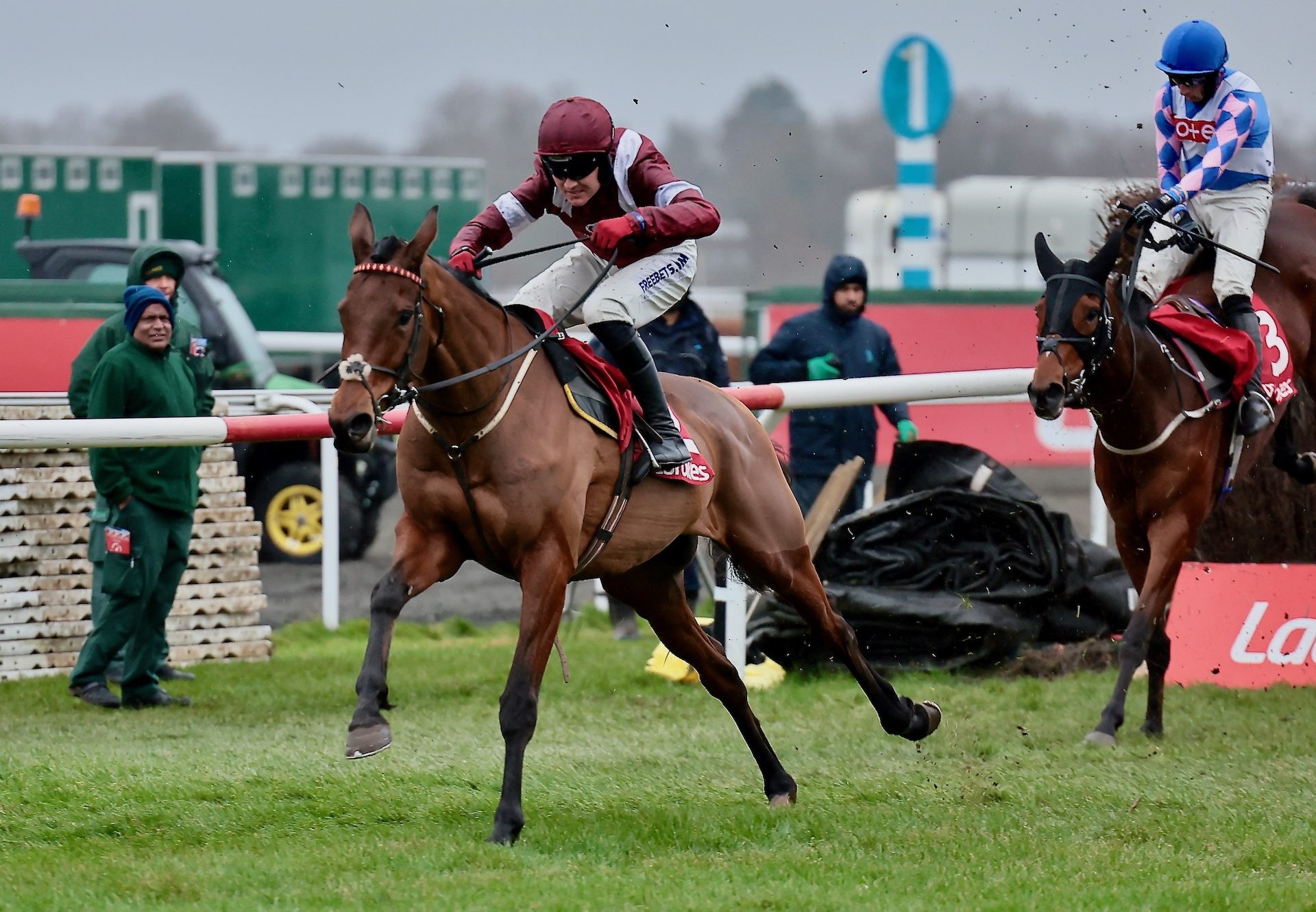 Master Chewy (Walk In The Park) Wins The Grade 2 Wayward Lad Novices’ Chase at Kempton