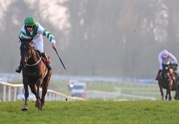 West Approach (Westerner) winning a Grade 3 chase at Cheltenham
