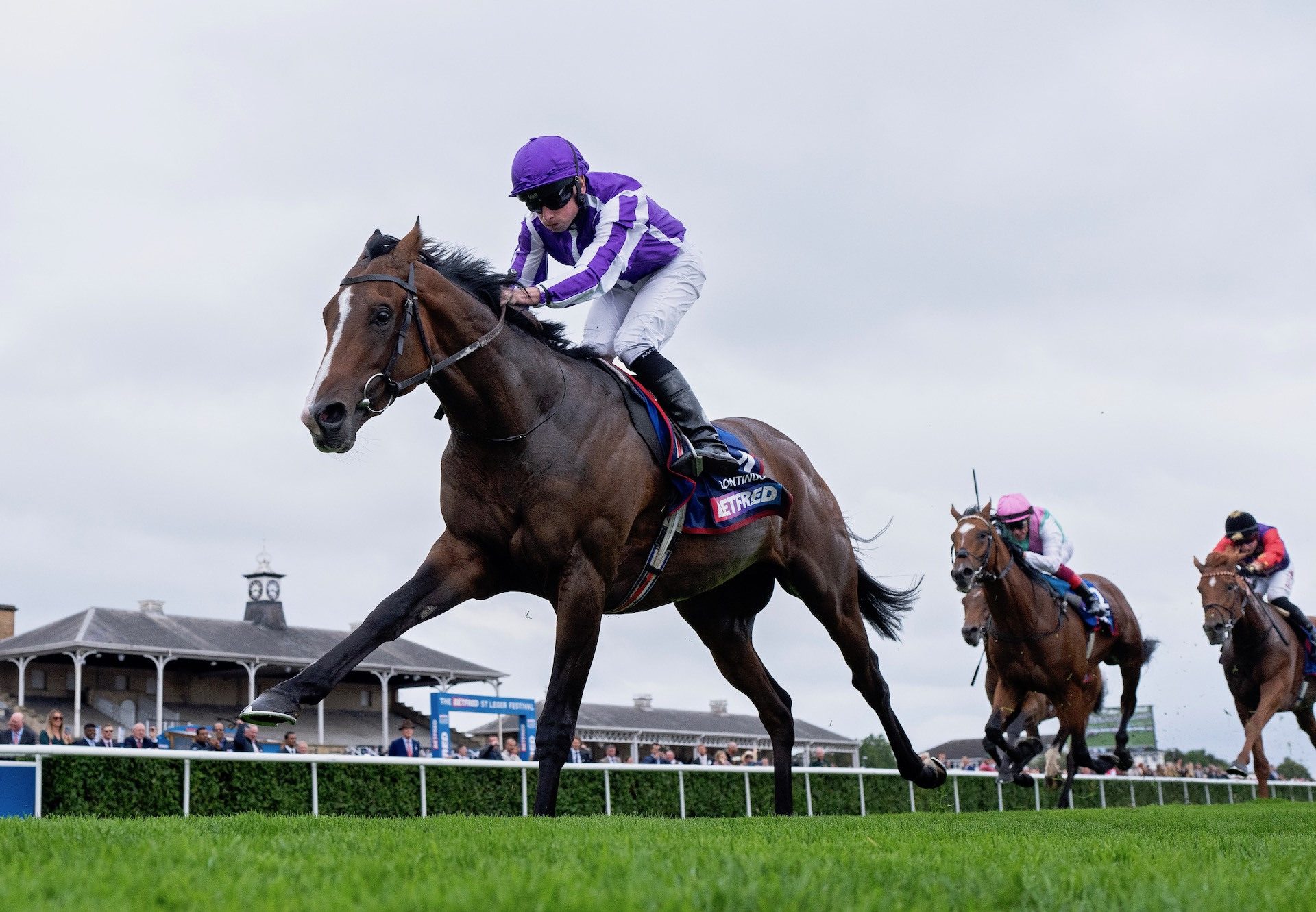 Continuous Wins The British Gr.1 St Leger at Doncaster