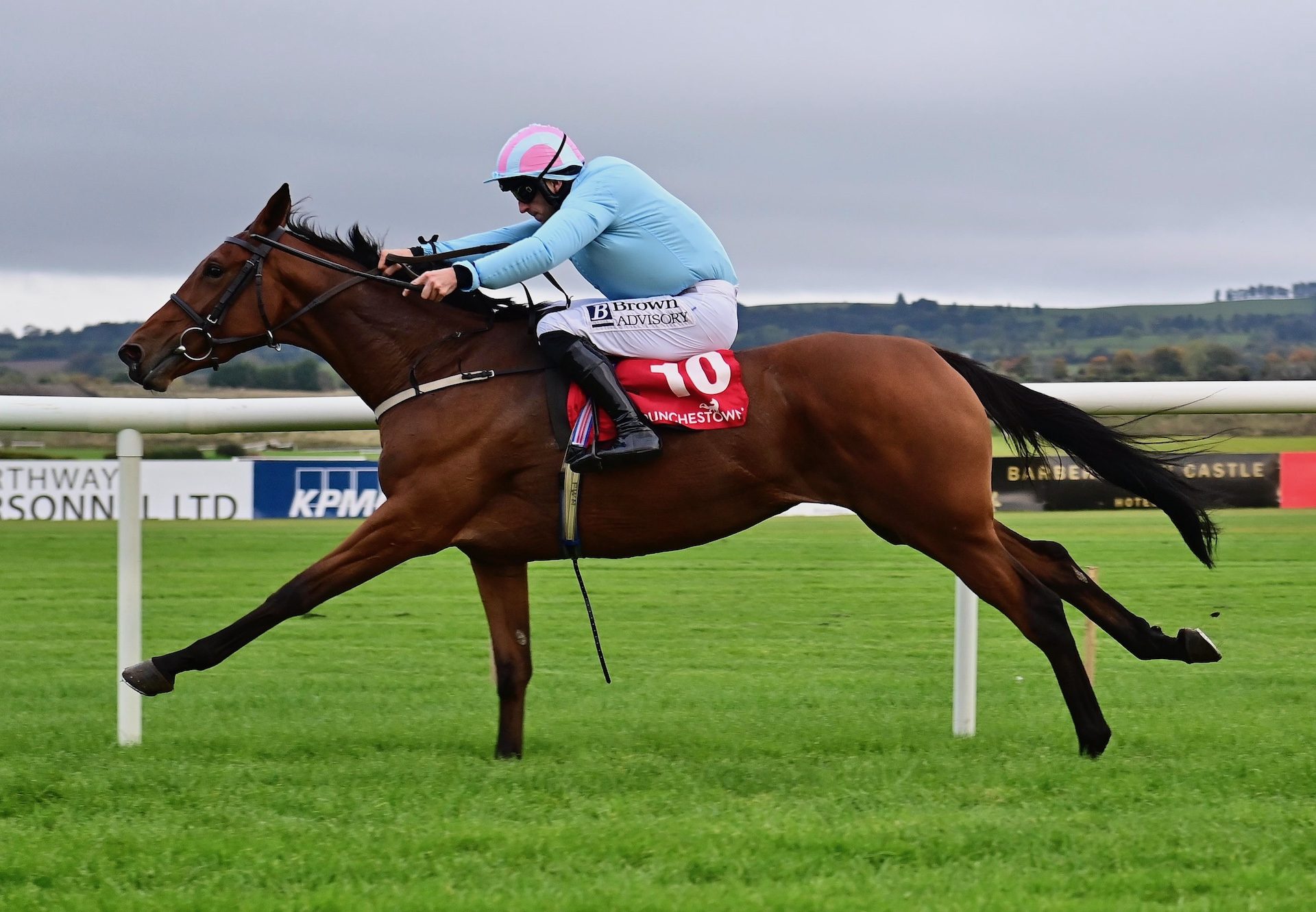 Mummy Derry (Yeats) Wins The Mares Bumper At Punchestown